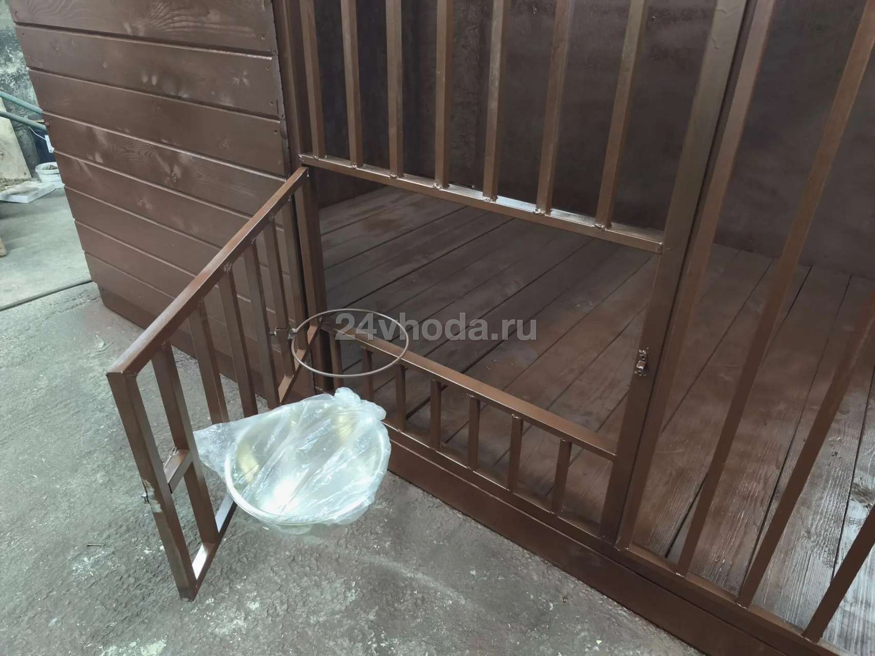 Дверца для кормления на 2 миски
